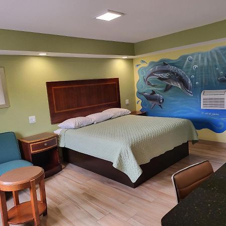 Travel Inn Of Riviera Beach Bagian luar foto